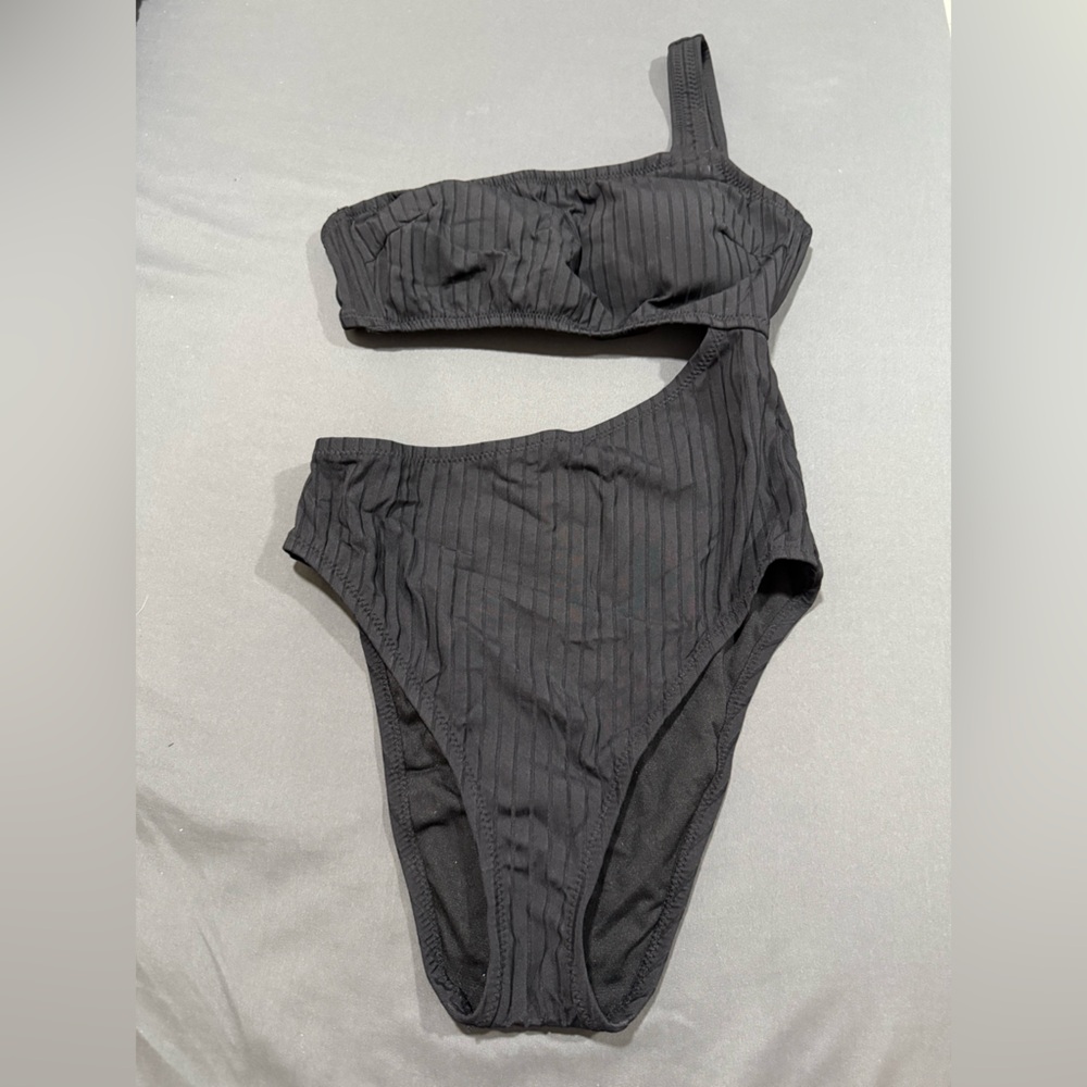 Shade & Shore Black One-Shoulder One Piece